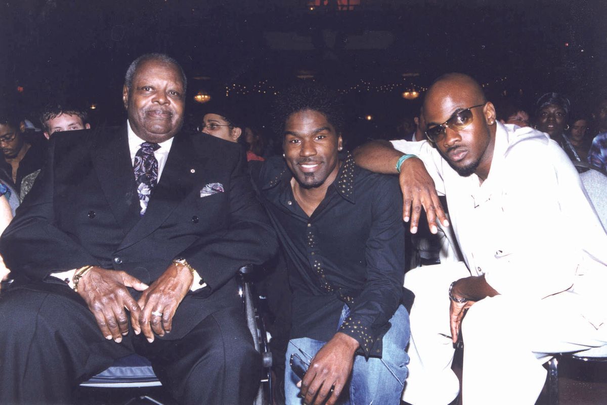 A photo from the archive: Oscar Peterson, Glenn Lewis and Maestro at the UMAC Awards, 2002