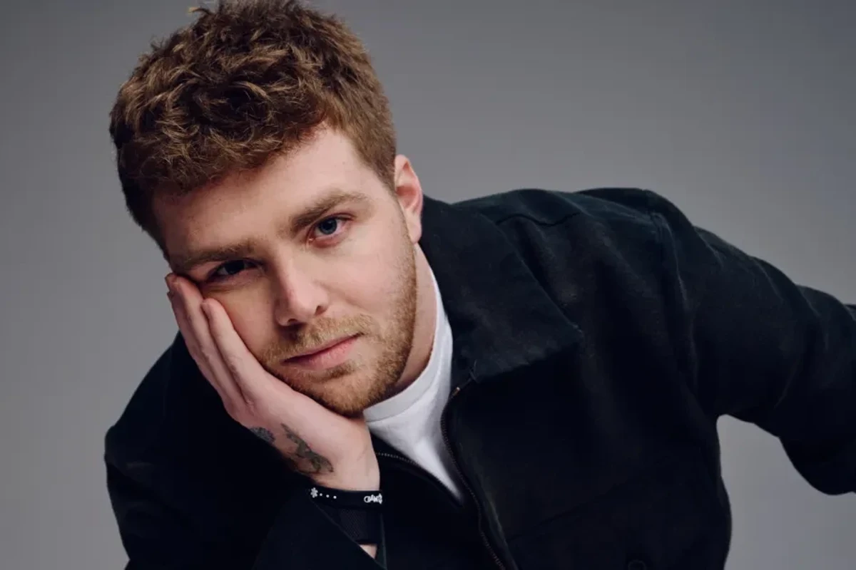 Alex Warren Brings Ordinary Home On Debut Album You ll Be Alright alex-warren-brings-ordinary-home-on-debut-album-you-ll-be-alright