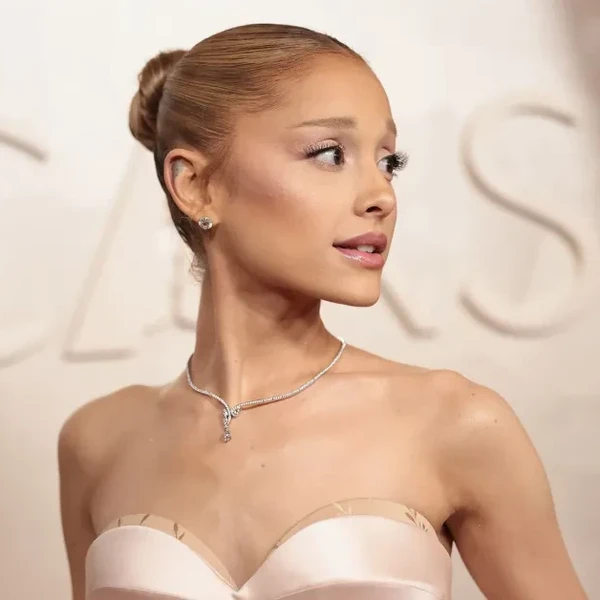 Ariana Grande Addresses Ticket Resellers: ‘It’s Not Right’