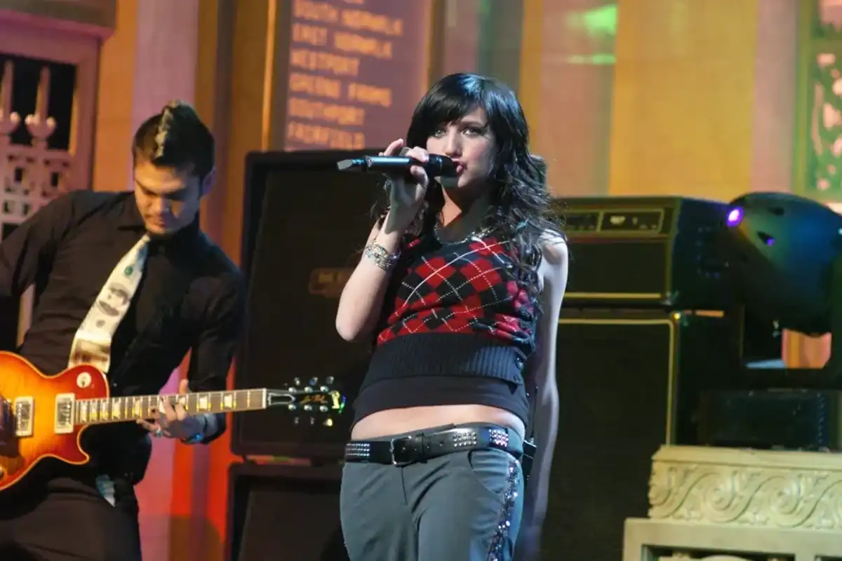 Ashlee Simpson performs on Saturday Night Live on Oct. 23, 2004.