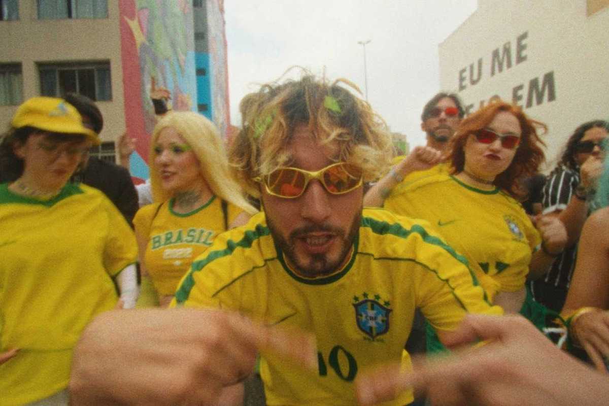 bbno$ 'Come to Brazil'