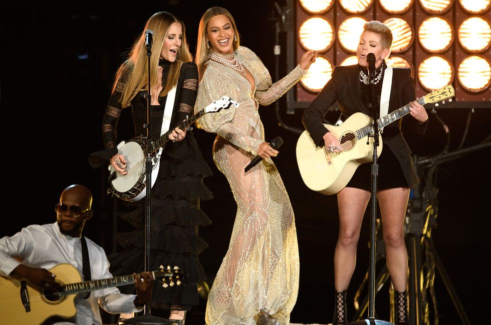 Beyoncé and The Chicks at the 2016 CMA Awards.