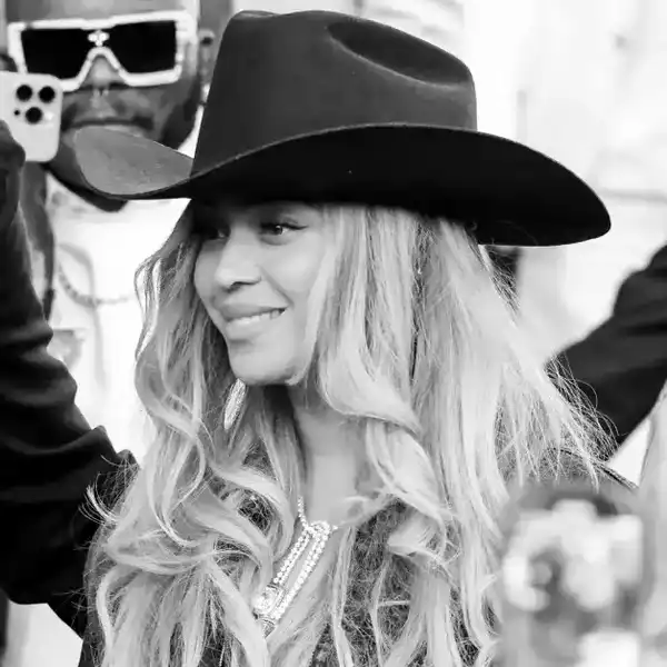 Beyoncé Pays Tribute to D’Angelo as ‘The Pioneer of Neo-Soul’: ‘We Will Never Forget You’