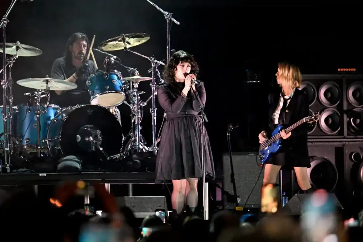 Dave Grohl, Violet Grohl and Kim Gordon performs onstage during the FIREAID Benefit Concert for California Fire Relief at The Kia Forum on January 30, 2025 in Inglewood, Calif.