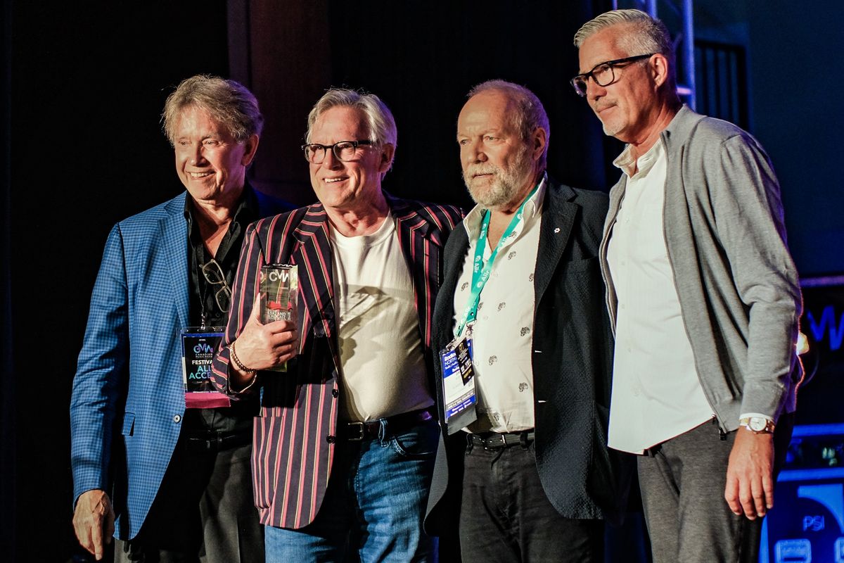 De gauche à droite: Neill Dixon, David Farrell, Gary Slaight, Derrick Ross