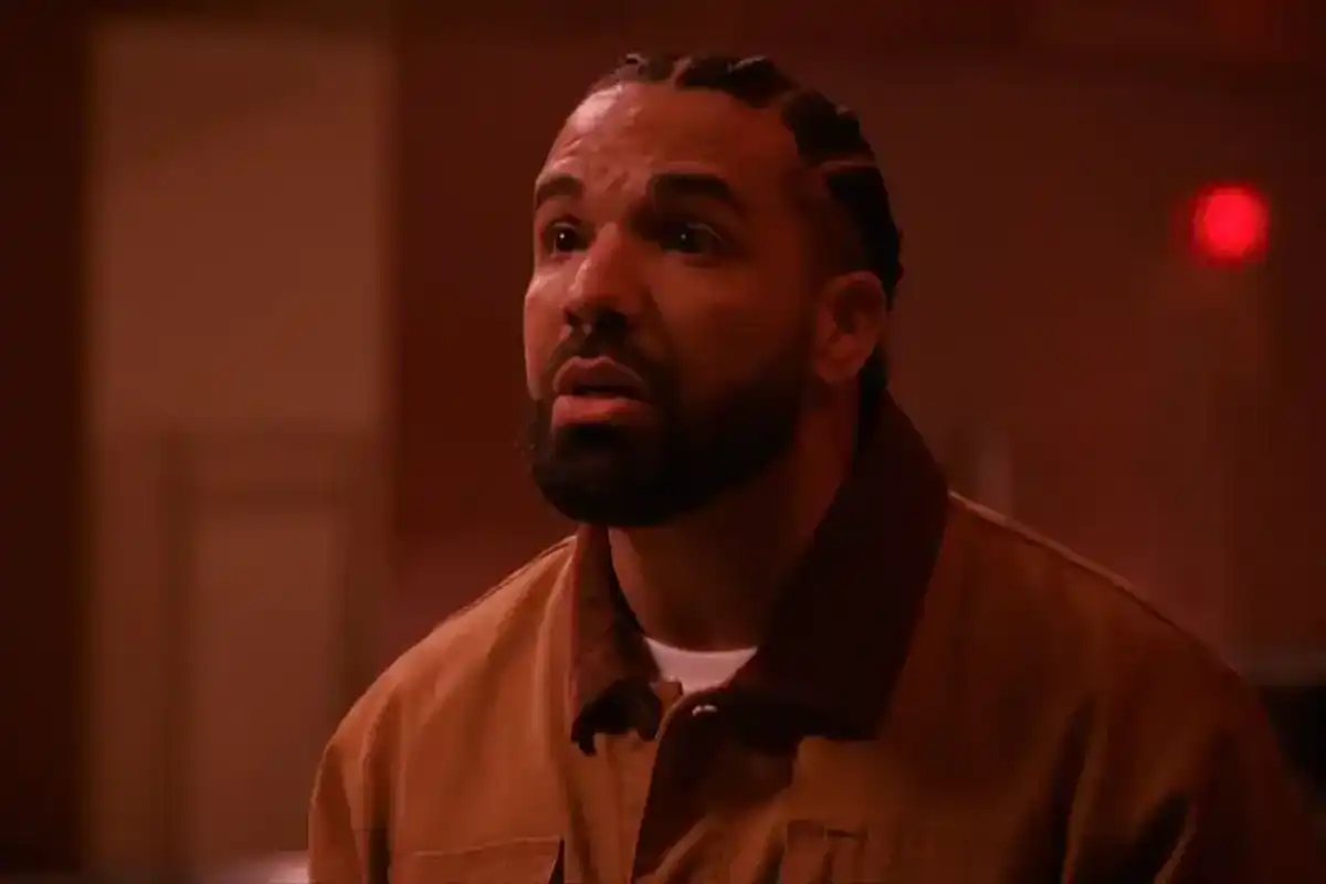 Drake guest stars in "The Office Movers"