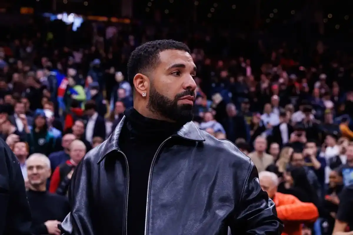 Drake leaves the court following the NBA game between the Toronto Raptors and the Golden State Warriors at Scotiabank Arena on January 13, 2025 in Toronto, Canada.