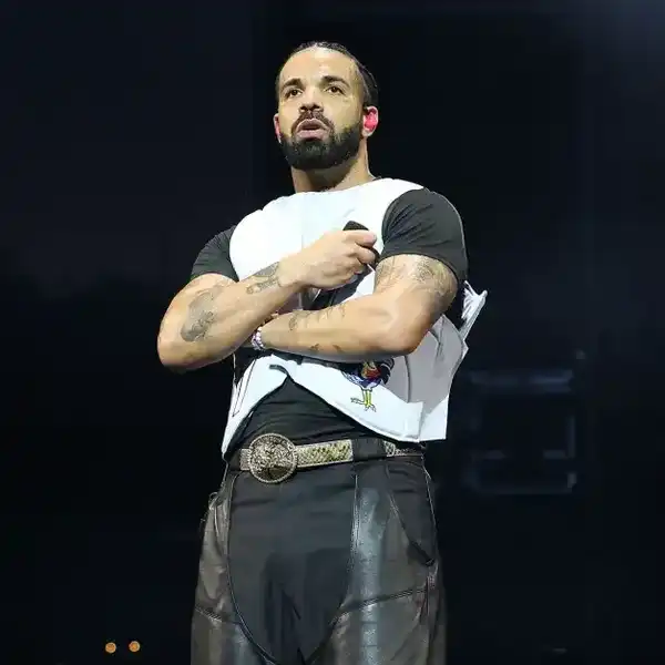 Drake Flexes His Pen, Boasts He’s ‘One of the Most Profound Writers of Our Time’