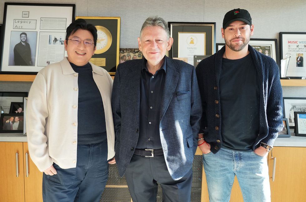 From left: Bang Si-Hyuk (Chairman of HYBE), Sir Lucian Grainge (Chairman and CEO of Universal Music Group), Scooter Braun (CEO of HYBE America)