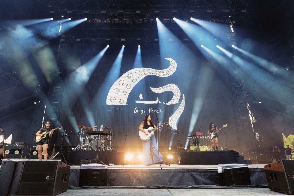 Gigi Perez at Osheaga 2025.