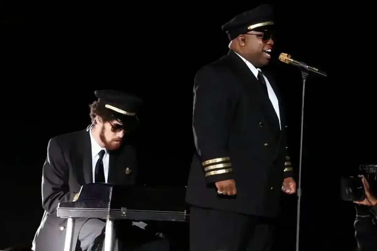 Gnarls Barkley performs "Crazy" onstage at the 49th Annual Grammy Awards at the Staples Center on February 11, 2007 in Los Angeles, California.