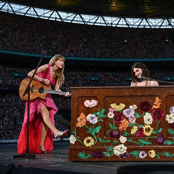 Gracie Abrams Pauses Mexico City Show to Shout Out Taylor Swift on Engagement: ‘Big Congratulations to Taylor’