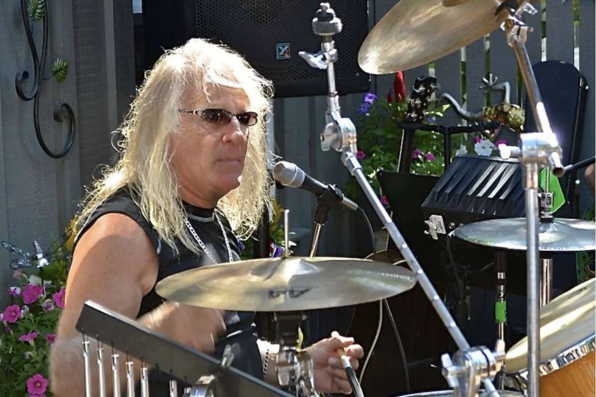 Greg Hinz