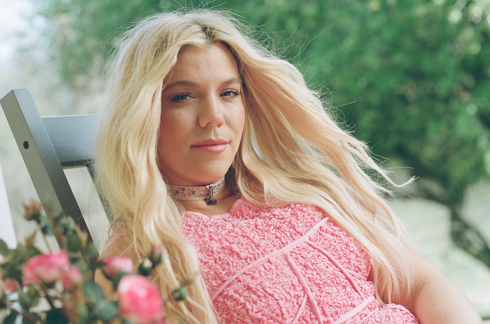 Kimberly Perry Flowers on ‘Bloom’: The Band Perry Leader Talks Going Her Own Way With New Solo Set