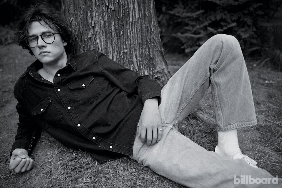 Chartbreaker: David Kushner on Breakout Hit ‘Daylight,’ Comparisons to Hozier & the Choice to Stay Independent