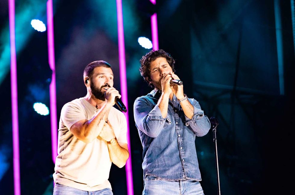 How Dan + Shay Took an Emotional Barroom Journey With ‘Save Me The Trouble’