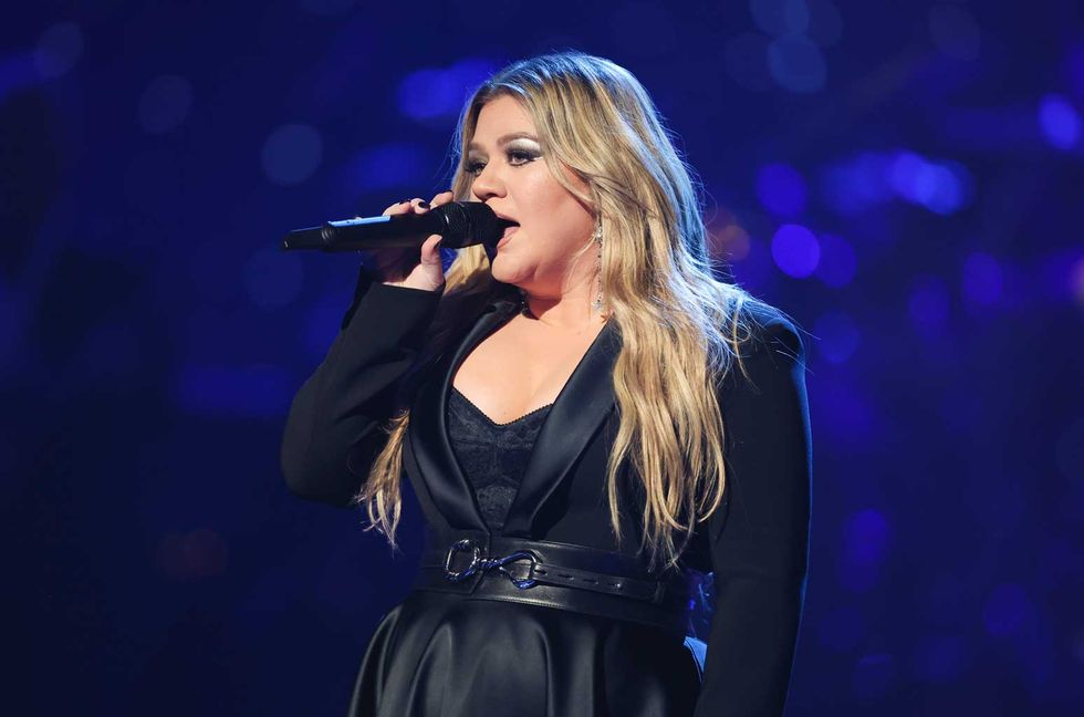 Watch Kelly Clarkson Find Out About Scandoval & Take a Dig at Her Ex-Husband