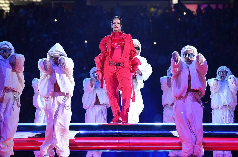 Rihanna Super Bowl Halftime Show Spurs (Weirdly Specific) FCC Indecency Complaints