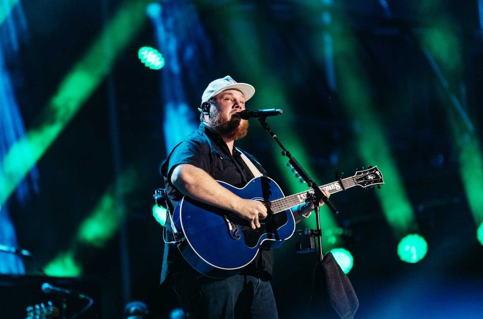 Luke Combs Sets Growin’ Up and Gettin’ Old Tour For 2024, With 25 New U.S. Stadium Shows