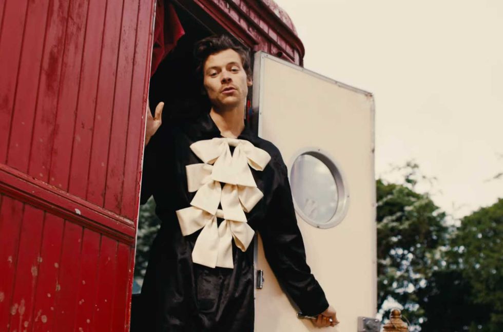 Watch Harry Styles Join the Circus & Dress In Bird Cosplay for ‘Daylight’ Music Video