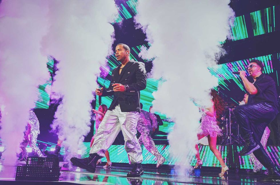 Dominican Legends Bring Energetic Merengue Medley at Premios Juventud 2023