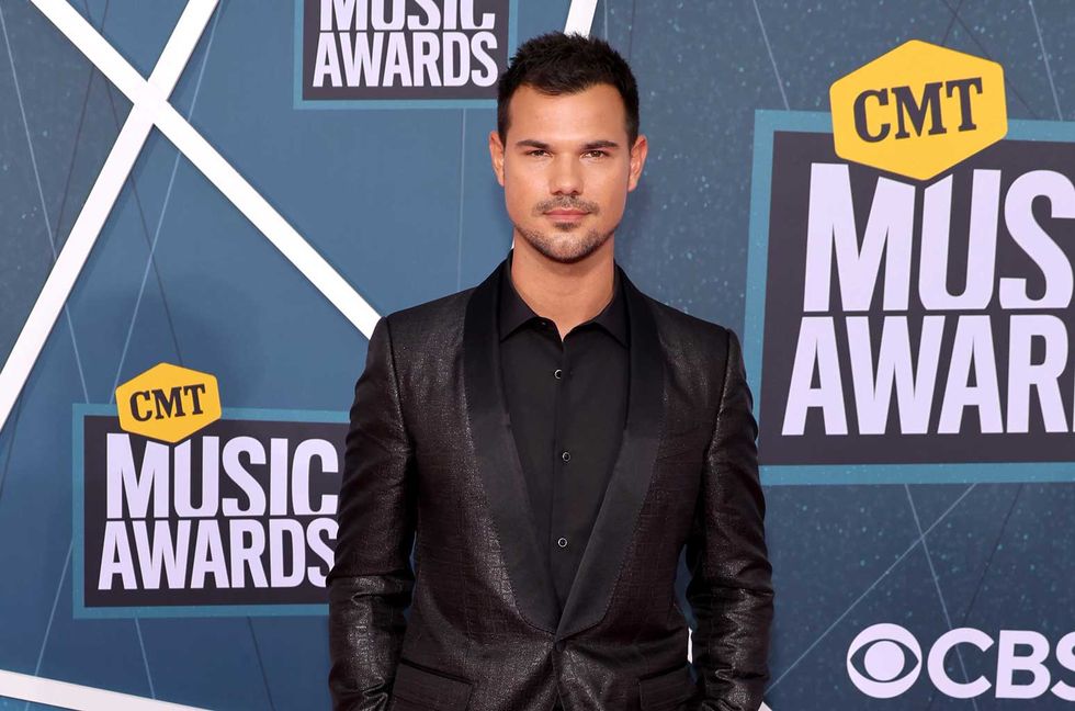 Taylor Lautner Jokes He’s ‘Praying for John’ Over ‘Speak Now (Taylor’s Version)’ Release