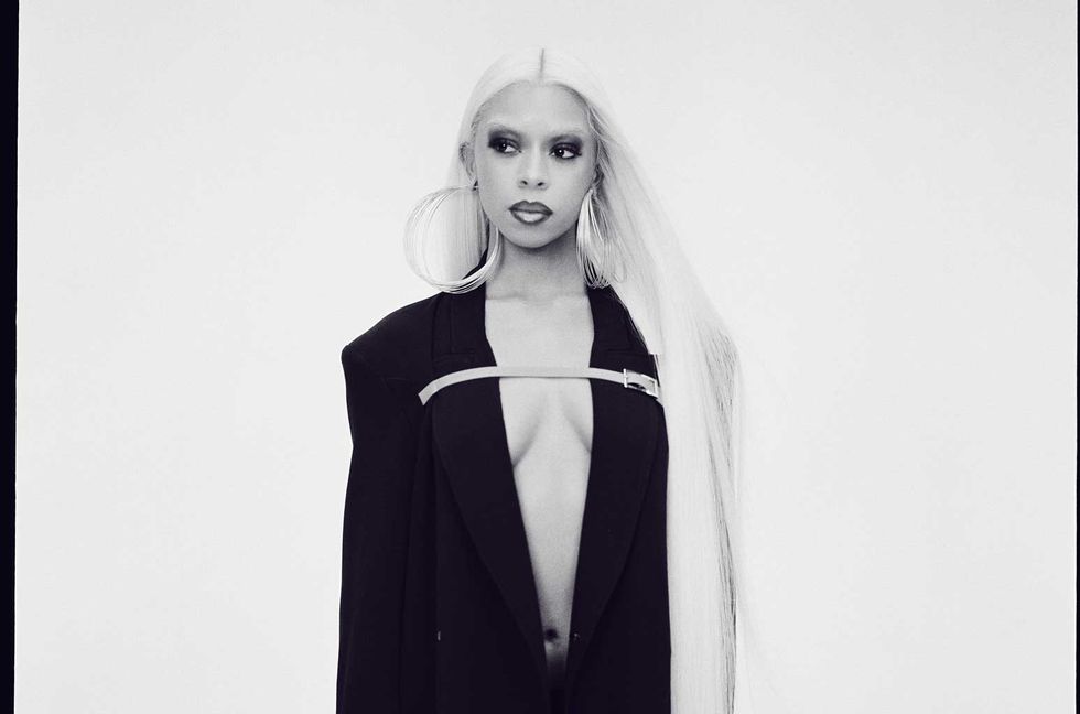 Ravyn Lenae & Steve Lacy’s ‘Skin Tight’ Tops Adult R&B Airplay