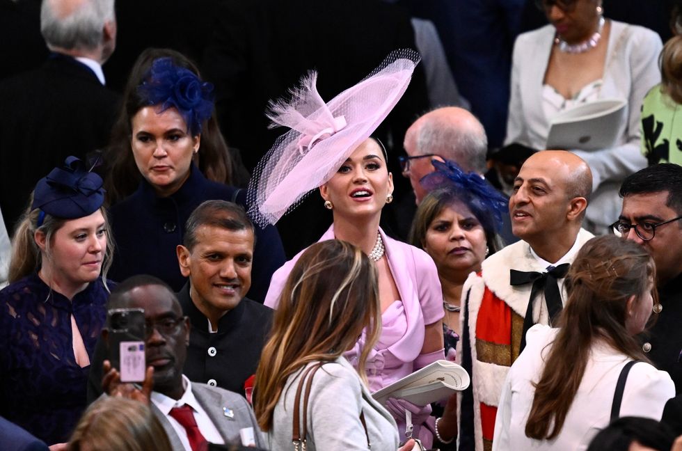 Katy Perry’s Struggle to Find Seat at King Charles’ Coronation Goes Viral: See Her Reaction