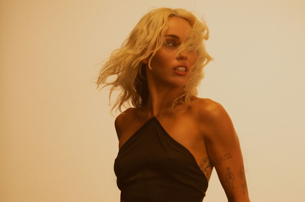 Miley Cyrus Scores U.K. Chart Double