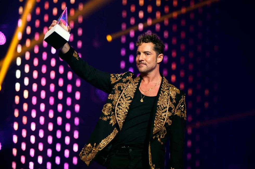 David Bisbal Honored With the Pioneer Award at the 2023 Latin AMAs
