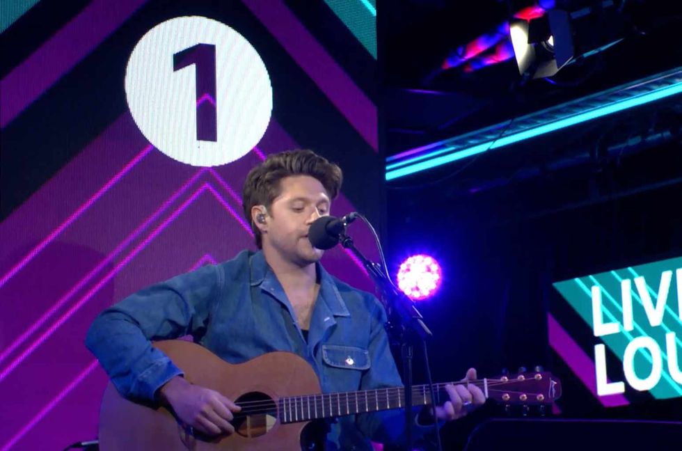 Niall Horan’s Soothing Rendition of Lizzy McAlpine’s ‘Ceilings’ Will Ease All Your Troubles
