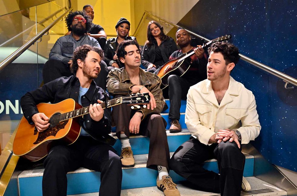 Jonas Brothers Perform ‘Waffle House’ in a Stairwell for ‘Tonight Show’ New Musical Segment