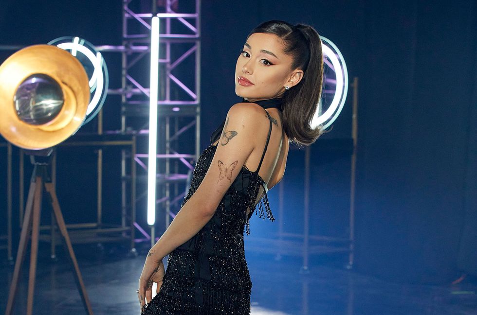 Ariana Grande Recreates Classic ‘Mean Girls’ Scene for R.E.M. Beauty: Watch