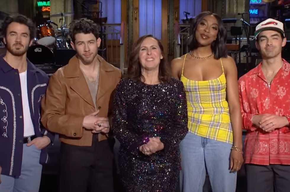 Molly Shannon Convinces the Jonas Brothers to Smell Their Pits in ‘SNL’ Promo