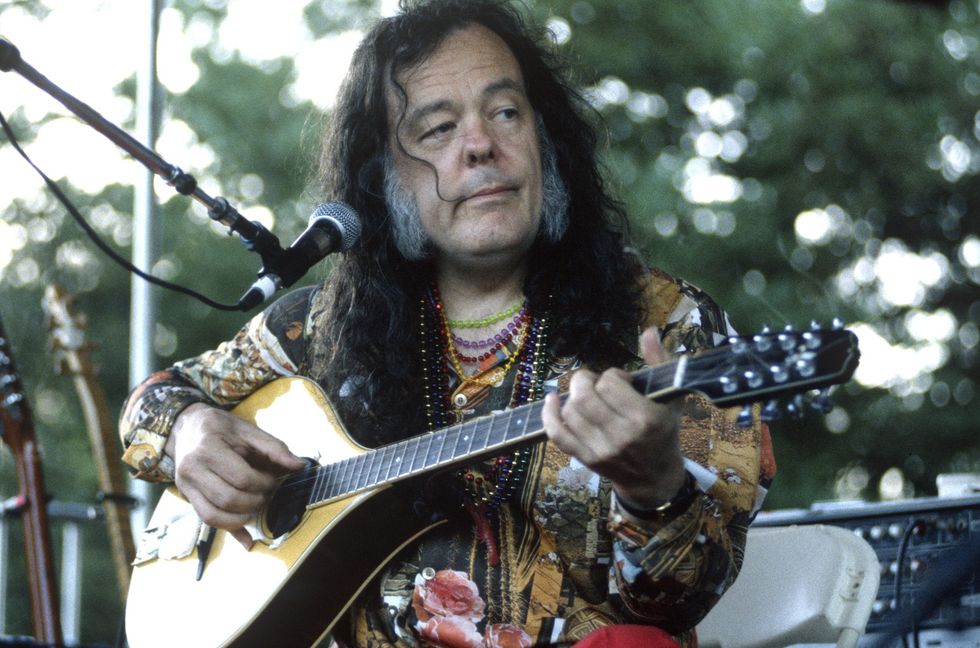 Jackson Browne Mourns ‘Genius’ Instrumentalist David Lindley: ‘No One Ever Played Like Him’