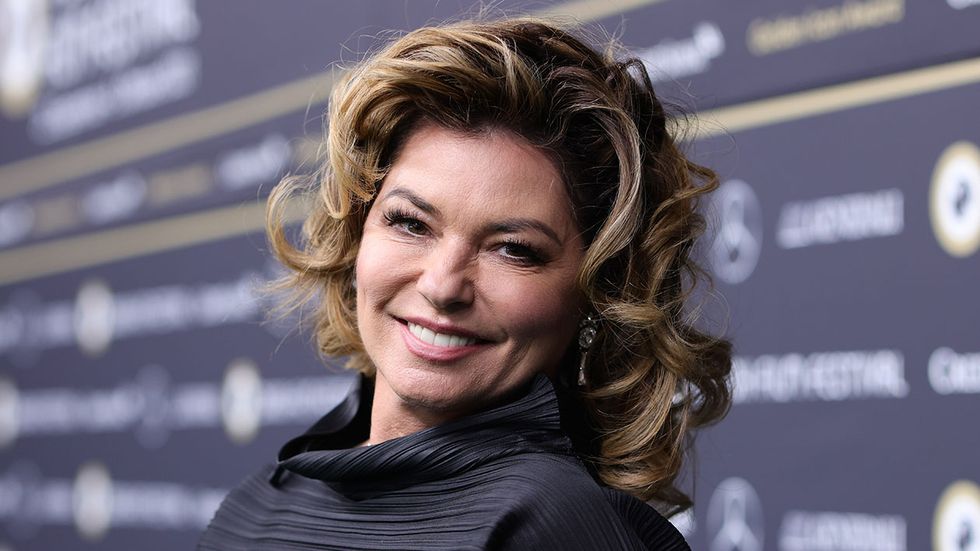 No, Shania Twain Still Has Not Met Brad Pitt: ‘I Think He’s Avoiding Me’