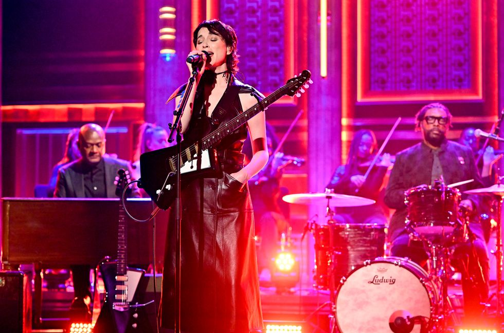 St. Vincent Gets an Assist From The Roots for Sensual Portishead ‘Glory Box’ Cover on ‘Tonight Show’