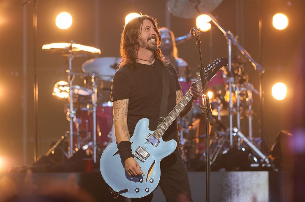 There Goes My BBQ Hero: Foo Fighters’ Dave Grohl Cooks For L.A. Homeless During Marathon Grill Session