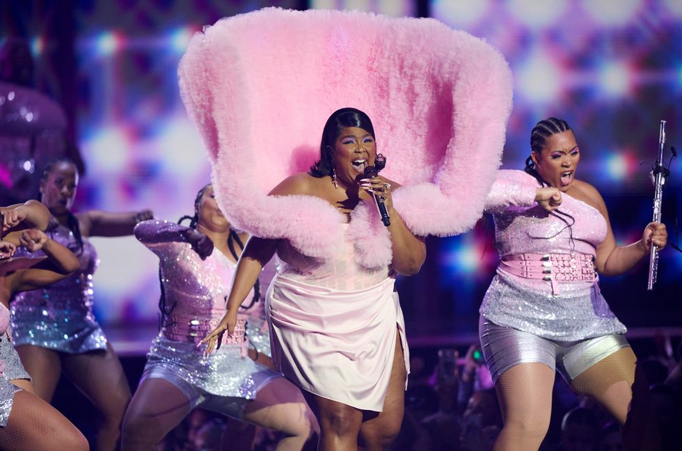 Watch Lizzo Recreate Ariana DeBose’s Viral BAFTAs Rap Lyric Mid-Concert