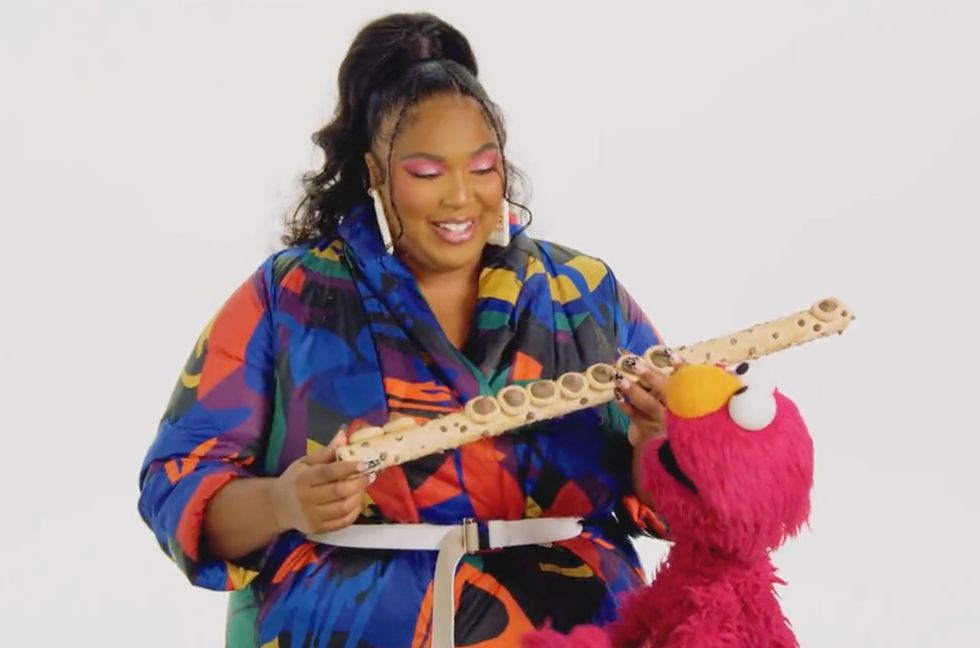 Lizzo Plays a ‘Sesame Street’ Flute Made Out of Cookies for Elmo …  Before You Know Who Eats It