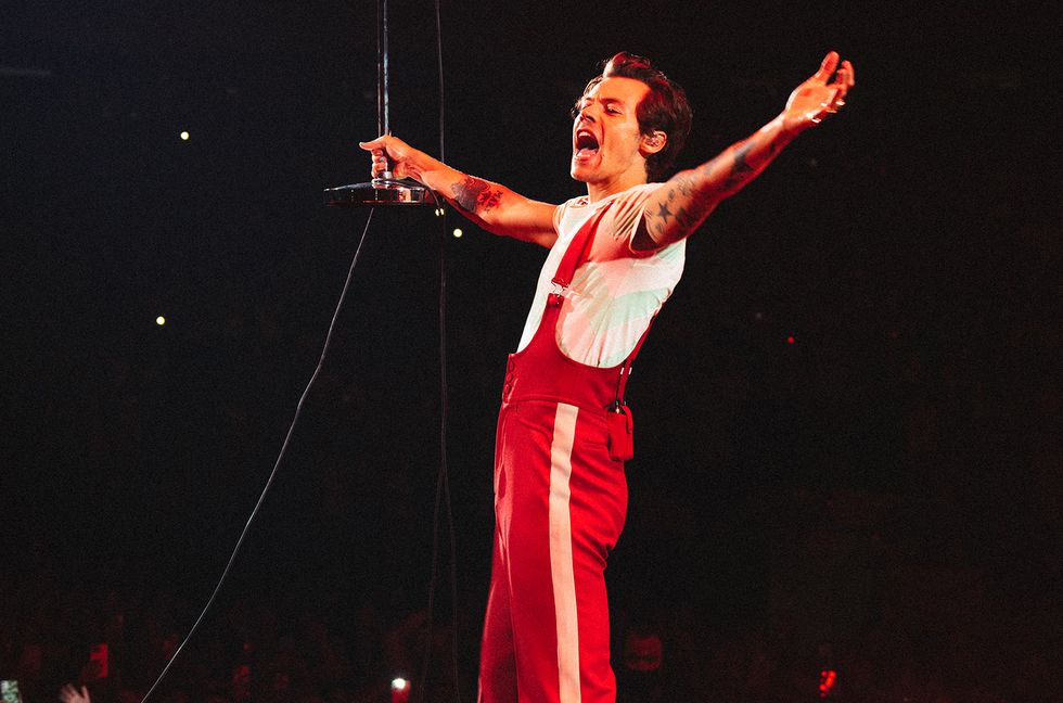 Harry Styles Proves He’s the Male Pop Star We Need on First Night of Los Angeles Run