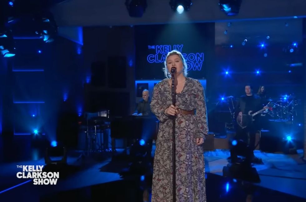 Kelly Clarkson Is More Than ‘Strong Enough’ With Her Cher Cover: Watch