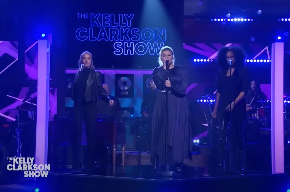 Kelly Clarkson Parties Like It’s ‘1999’ in New Prince Cover: Watch