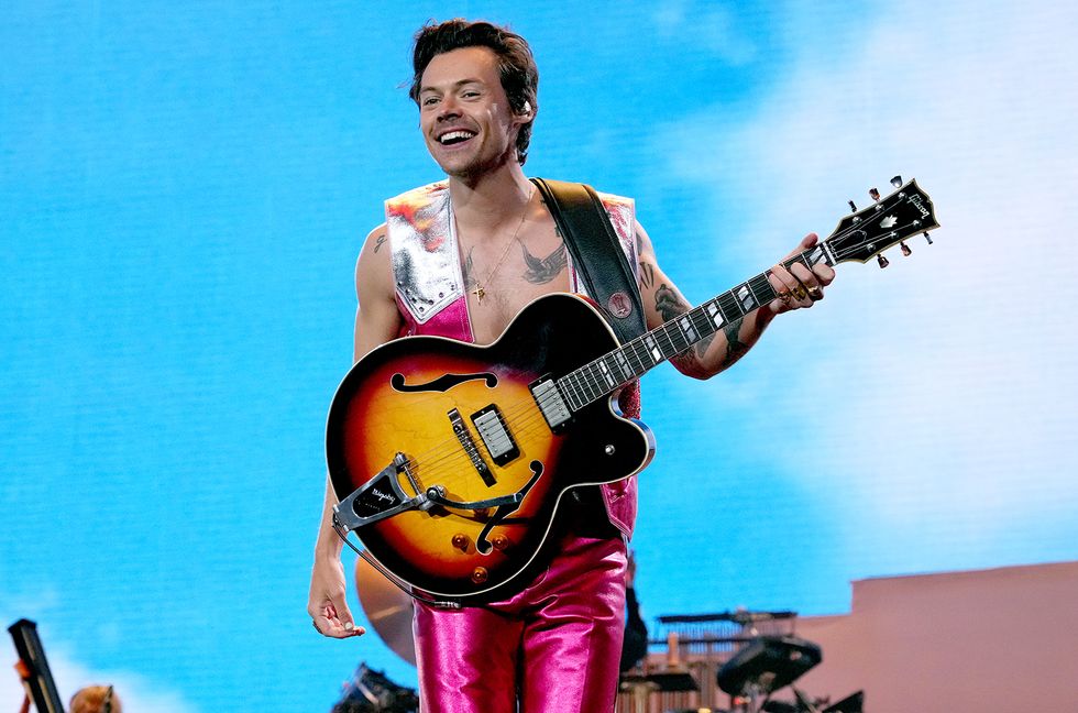 Harry Styles Smiles From Ear to Ear as Palm Springs Concert Crowd Sings Him ‘Happy Birthday’