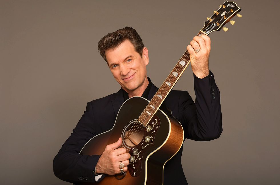 Chris Isaak’s Love of Holiday Music Runs Deep: Behind the Setlist Podcast