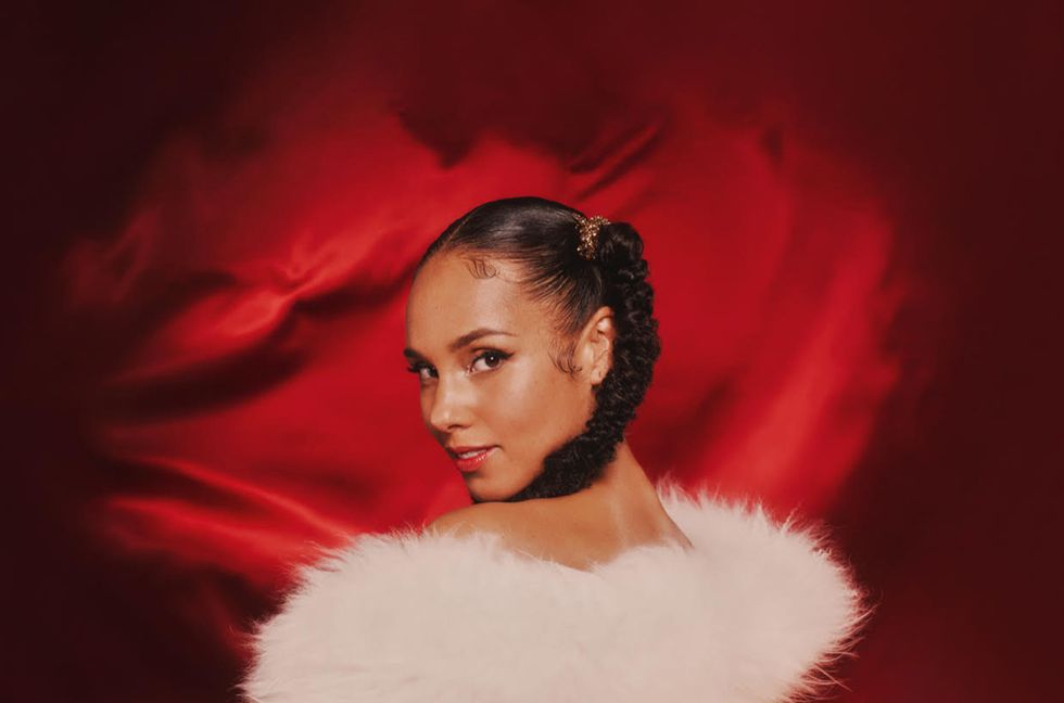Alicia Keys Set to Host ‘Holiday Masquerade Ball’ on Apple Music