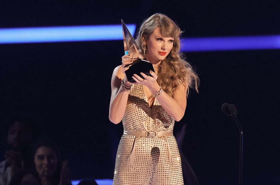 Taylor Swift, BTS & More Record-Setters at 2022 American Music Awards