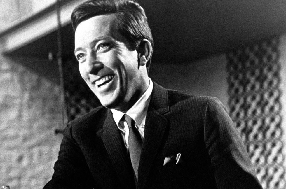 Here Are the Lyrics to Andy Williams’ ‘It’s the Most Wonderful Time of the Year’