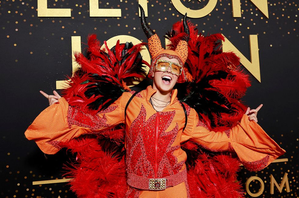 JoJo Siwa Recalls Elton John Calling Her After She Came Out: ‘Hello, JoJo Darling’