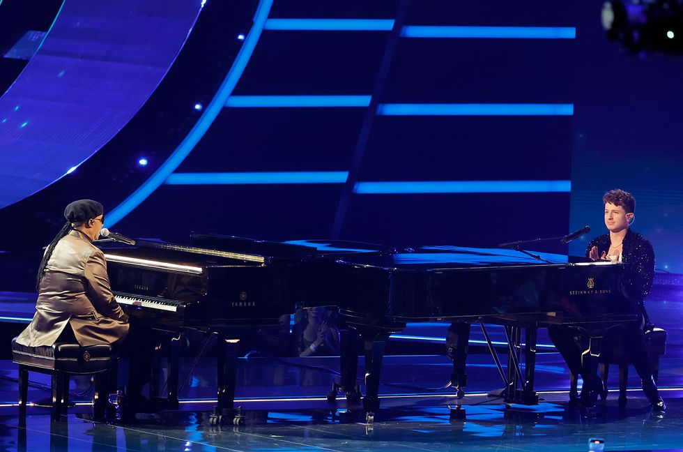Stevie Wonder and Charlie Puth Create a Star-Studded ‘We Are The World’ Tribute for Lionel Richie at 2022 AMAs